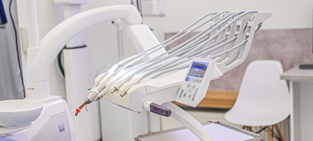 usługi stomatologiczne stomatologia zachowawcza