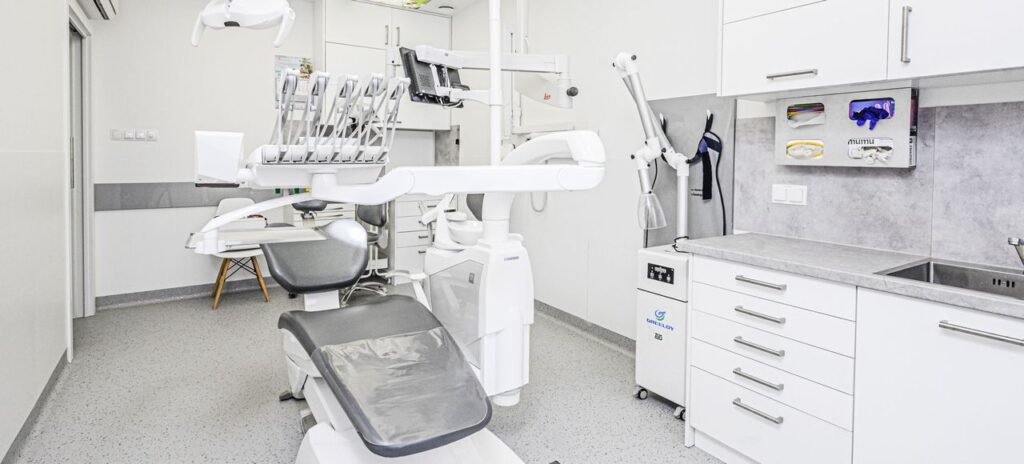 usługi stomatologiczne leczenie kanałowe