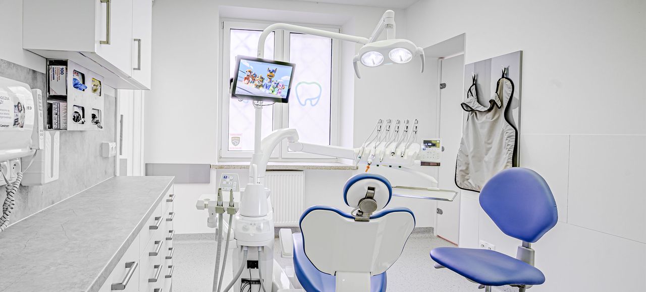 usługi stomatologiczne implantoprotetyka